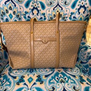 Michael Kors Limited Addition Tote!